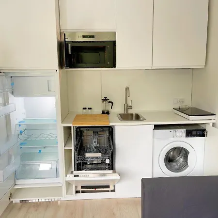 Batorego 18 - White - 450m Stacja Metra Pola Mokotowskie, 800m Biblioteka Narodowa, 20m Piekny Park Pola Mokotowskie, 800m Do Sgh - Wifi - Smart Tv - Good * Βαρσοβία