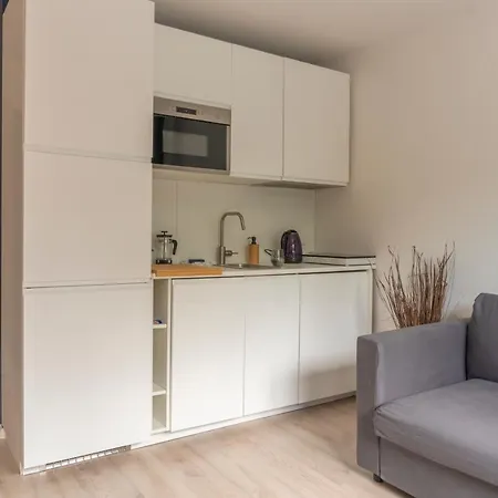 Batorego 18: White Oasis Near Metro And National Park * Warsaw