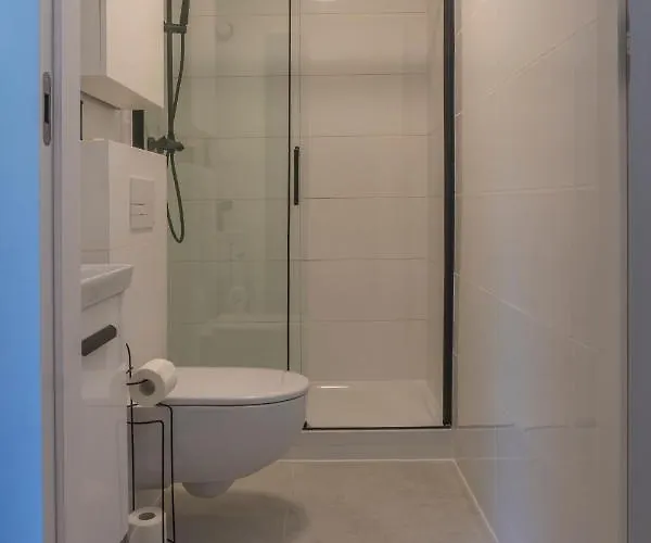 Batorego 18 - White - 450m Stacja Metra Pola Mokotowskie, 800m Biblioteka Narodowa, 20m Piekny Park Pola Mokotowskie, 800m Do Sgh - Wifi - Smart Tv - Good *