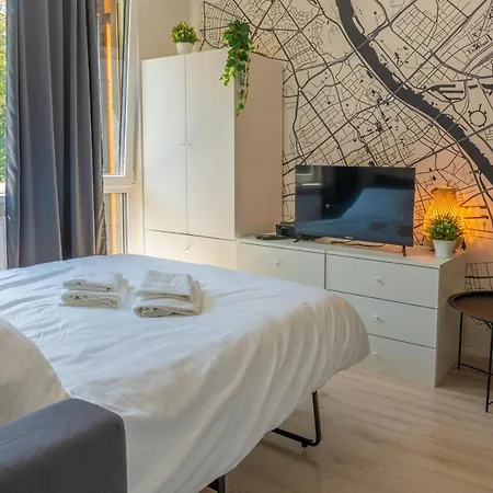 Batorego 18 - White - 450m Stacja Metra Pola Mokotowskie, 800m Biblioteka Narodowa, 20m Piekny Park Pola Mokotowskie, 800m Do Sgh - Wifi - Smart Tv - Good * Warszawa